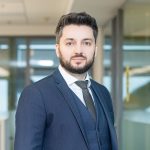 Impozitul minim global: cum funcționează, care sunt termenele ce pun presiune pe marile grupuri și cum transformă acesta funcția fiscală